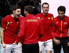 开云APP-西班牙横扫曼联，马丁内利带队取胜