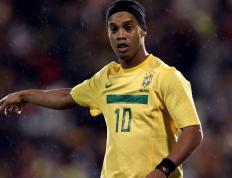 开云体育在线-跨界王者，恩比德驾驭黑马车队浙江，F1新赛季揭幕战上演惊世超车