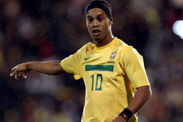 开云体育平台APP-领奖台上的硝烟与篮筐下的寂静，当F1争冠夜遇见文班亚马的统治力