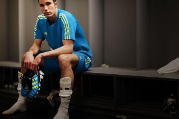 开云官网-红土上的冰火交响，梅德韦杰夫法网破茧，戴维斯杯绝杀铸就国家荣耀