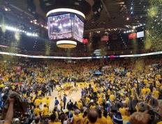 开云体育-NBA比赛中发生的激烈对垒场面回顾