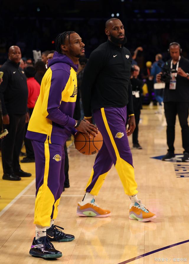 开云体育-NBA球队经历连胜，领跑积分榜