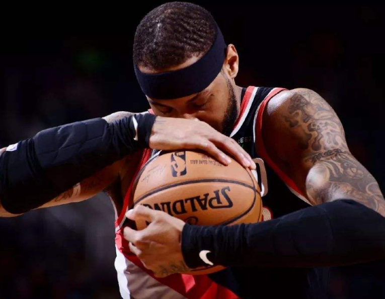 开云体育官网-包含开拓者队主场失利，季后赛前景扑朔迷离的词条