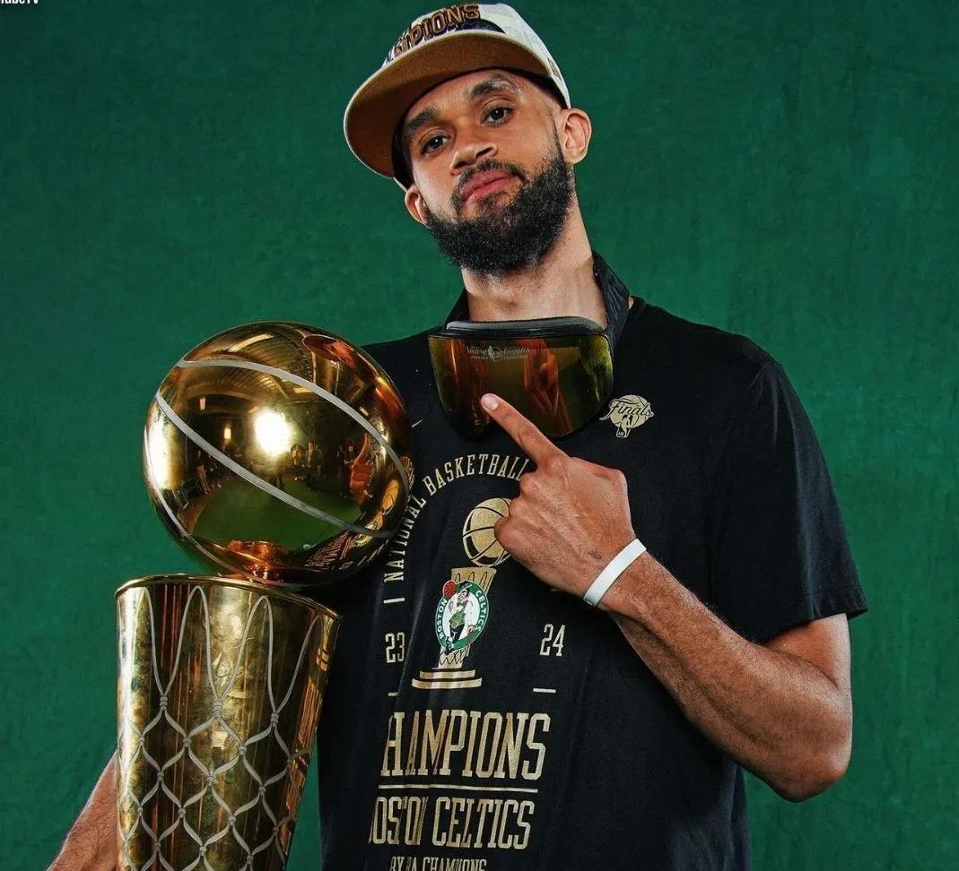 开云体育官网-马刺队后卫成为交易焦点