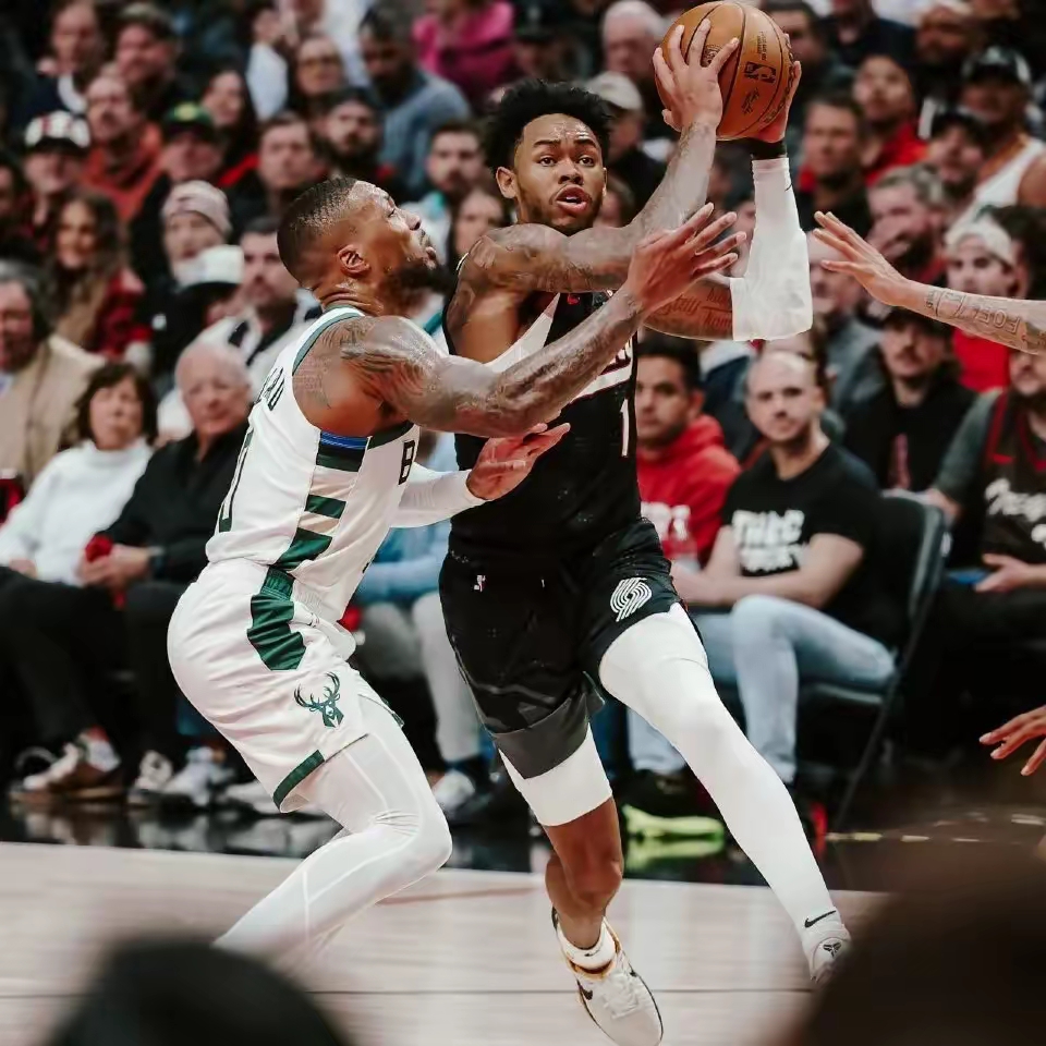 开云体育APP下载-雄鹿再胜热火，字母哥独揽30+，带队获胜