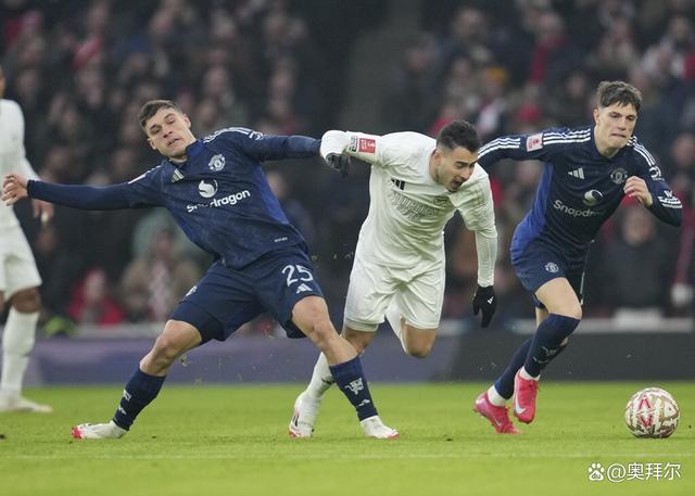 开云APP-西班牙横扫曼联，马丁内利带队取胜