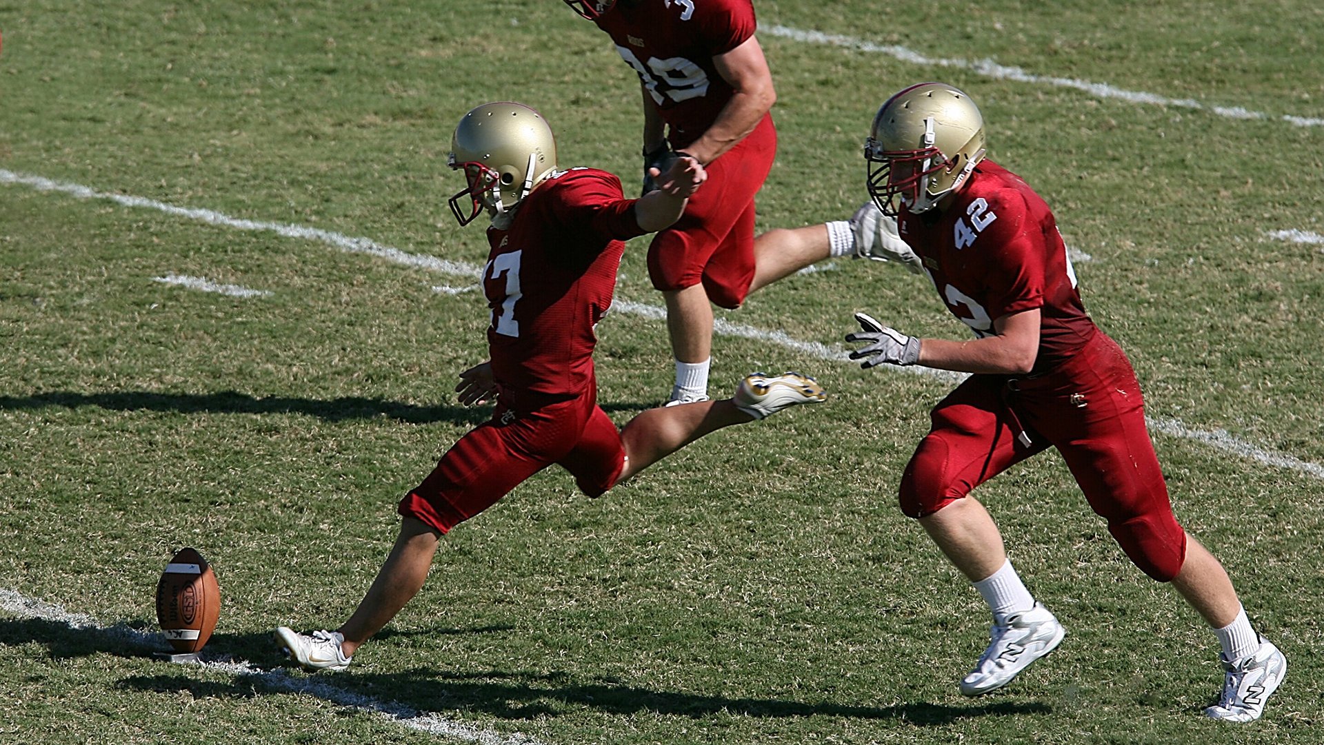 开云体育登录-银色流星撕裂红牛王朝，塞恩斯逆袭点燃巴塞罗那的火焰